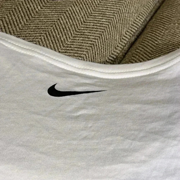 Sale NIKE THE NIKE TEE WOMEN SHORT SLEEVE WHITE ROUND NECK DRI FIT SIZE SMALL - Picture 4 of 4